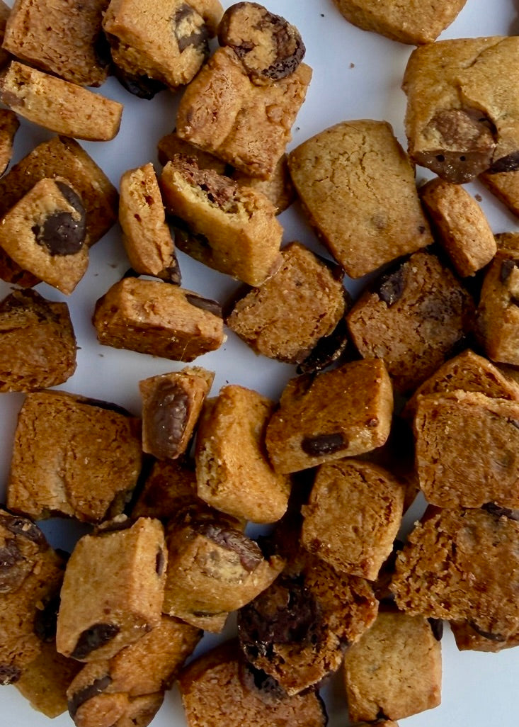 cookie tjips. - choc chip.